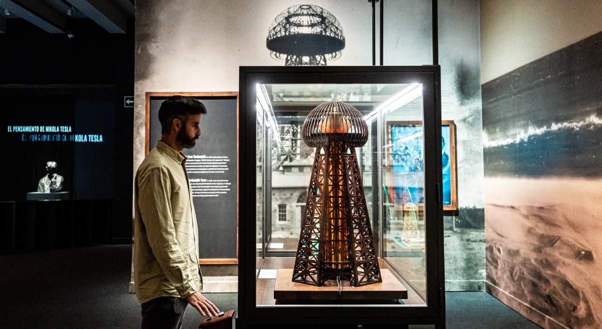 tesla-caixaforum-1200.jpg