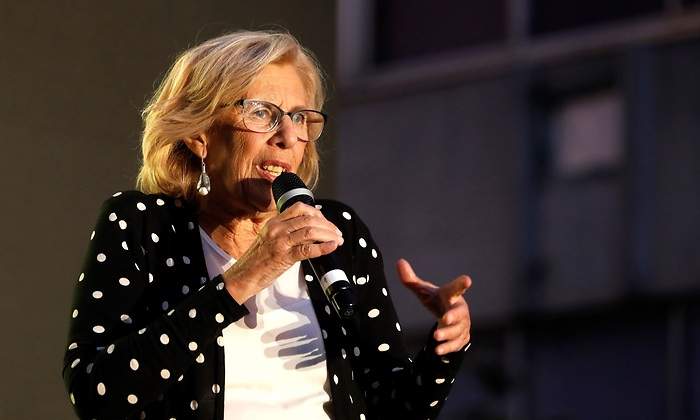 carmena-mano.jpg