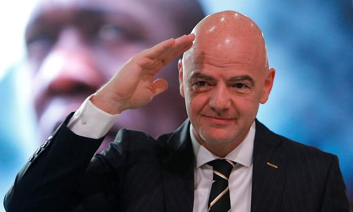 infantino-saludo-reuters.jpg