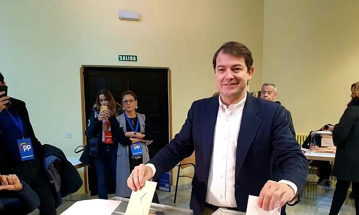 Manuecoelecnov.jpg