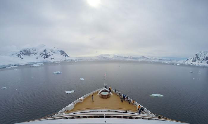 crucero-expedicion-efe-1.jpg