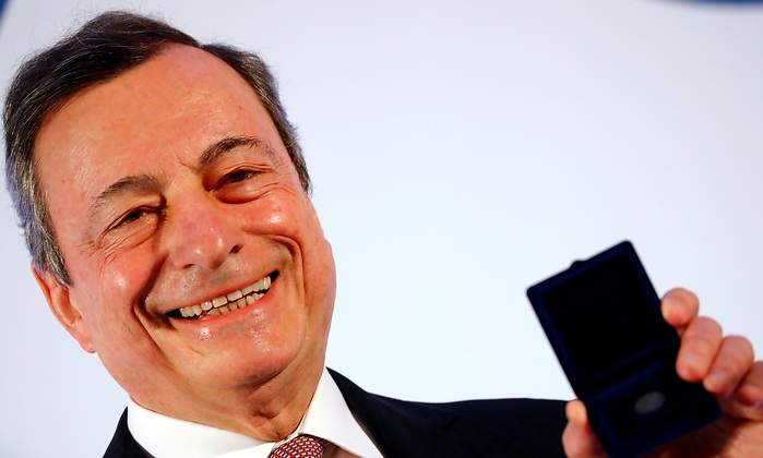 draghi-rie-regalo.jpg
