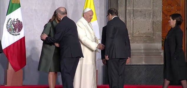 papa-autoridades.jpg