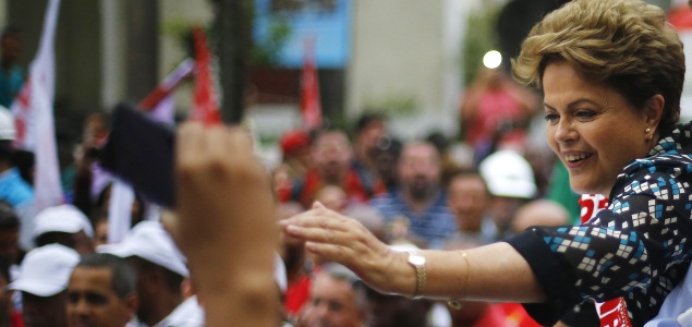 Dilma-Rousseff-bano-multitudes-635-REUTERS.jpg