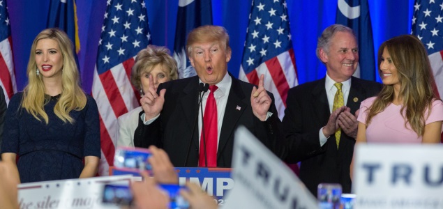 trump-familia-celebracion-efe-635x300.jpg