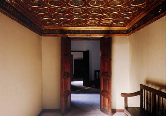 habitaciones-emperador-Alhambra-1.jpg
