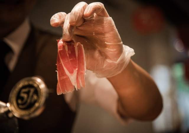 jamon-cino-jotas-1.jpg