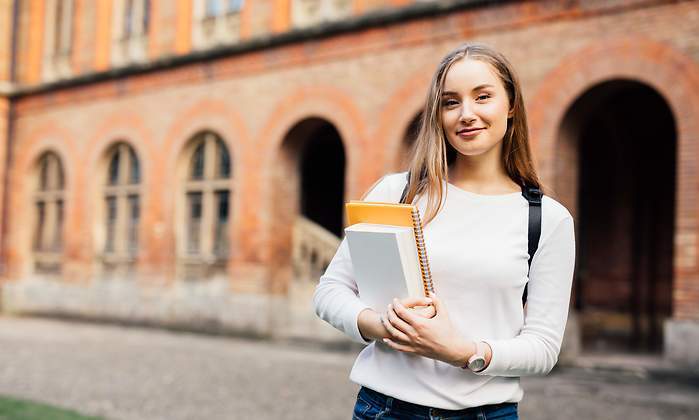 estudiante_beca_dreamstime.jpg