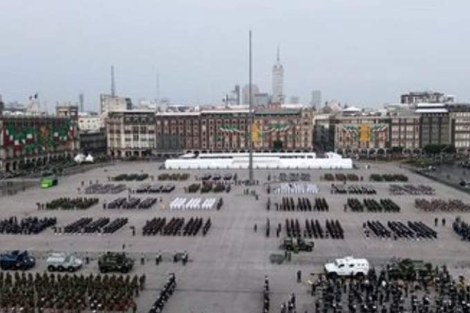 programas-sociales-amlo-desfile.jpg