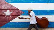 cuba-bandera-musico-puro-getty.jpg
