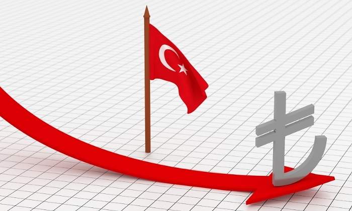 turquia-bandera-flecha-cae-lira-turca-dreamstime.jpg