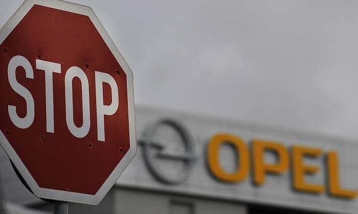 opel-stop-reuters.jpg