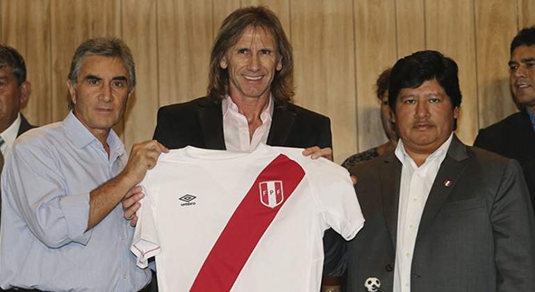 edwin-oviedo-ricardo-gareca770.jpg