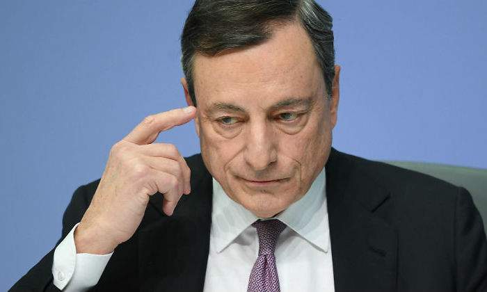draghi-mario-dedo-cabeza-alamy.jpg