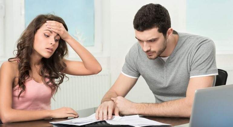 pareja-finanzas-istock-770.jpg