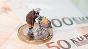 anciana-carro-euros.jpg