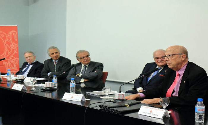 Primera-jornada-sobre-la-educacion-en-Espana-01611111.jpg