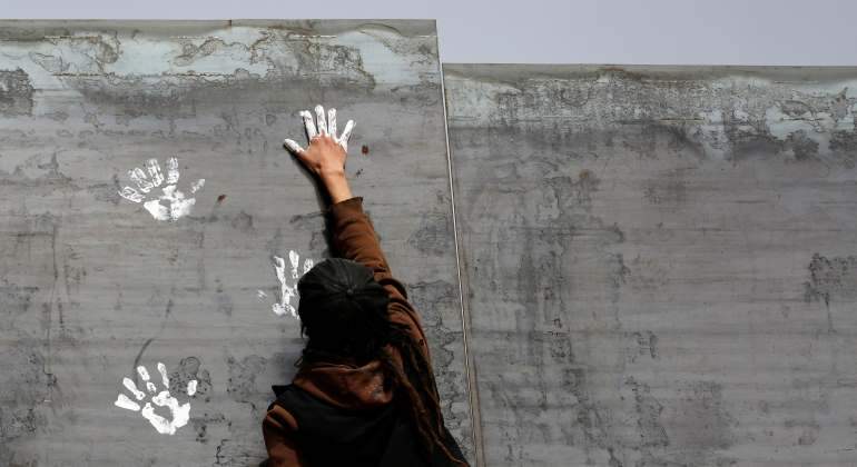 muro-inmigrante-reuters.jpg