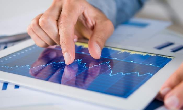 grafico-mano-tablet.jpg