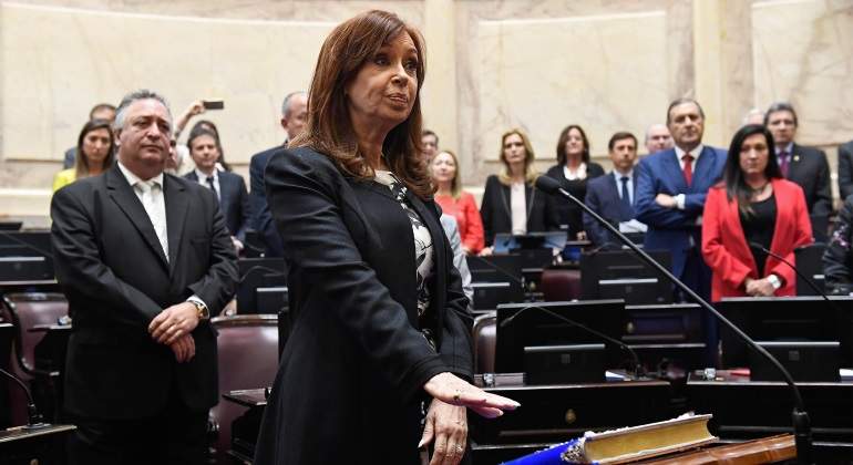 cristina-fernandez-kirchner-jura-senado-argentina-efe-770x420.jpg