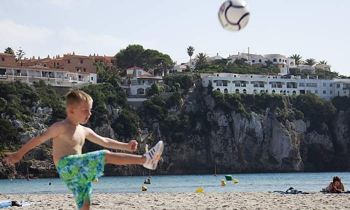 menorca-casas-playa-cala-en-porter-getty-770x420.jpg