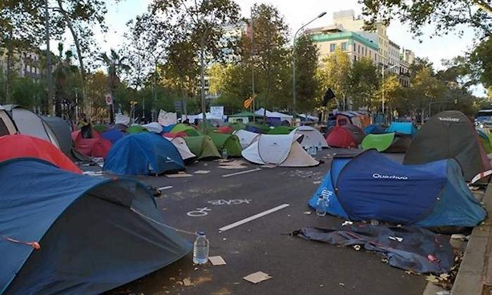 acampada-plaza-universitat-ep.jpg