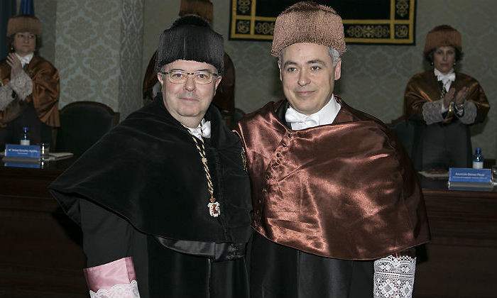 AngelCabrera_doctorhonoriscausag.jpg