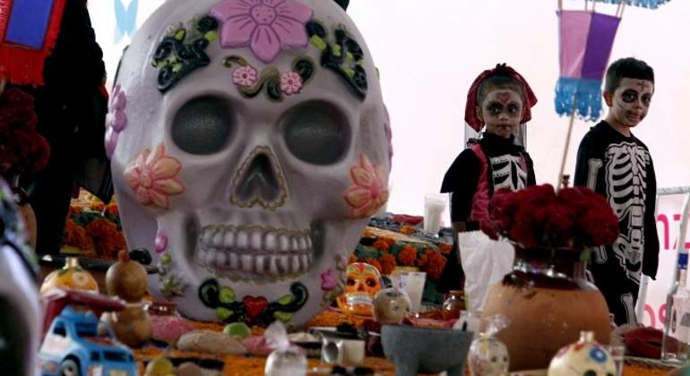 Google celebra el Día de los Muertos con su doodle Google celebra el Día de los Muertos con su doodle