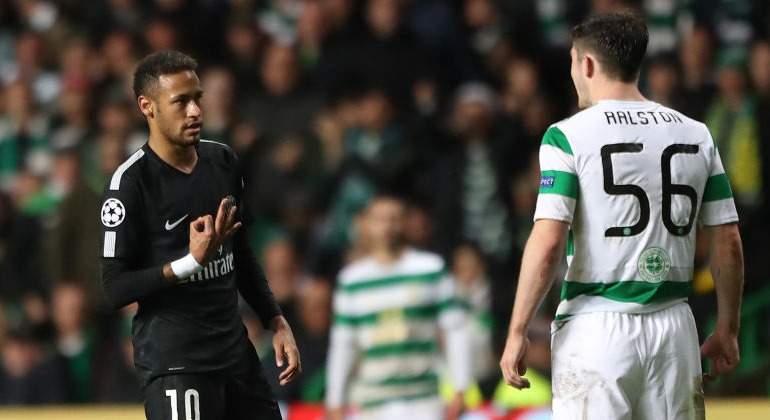 Defensa del Celtic ataca fuertemente a Neymar Defensa del Celtic ataca fuertemente a Neymar