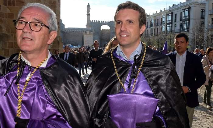pablo-casado-procesion-avila-efe.jpg