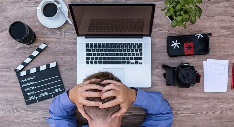 emociones-en-el-trabajo.jpg