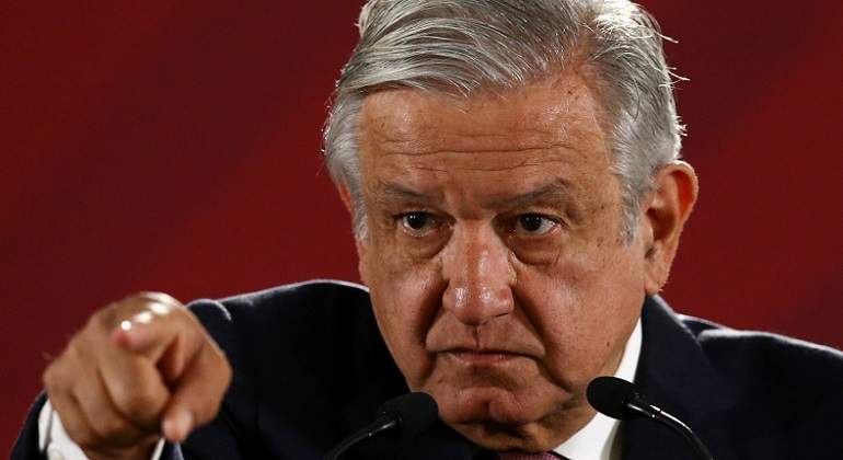 AMLO-dedo.jpg