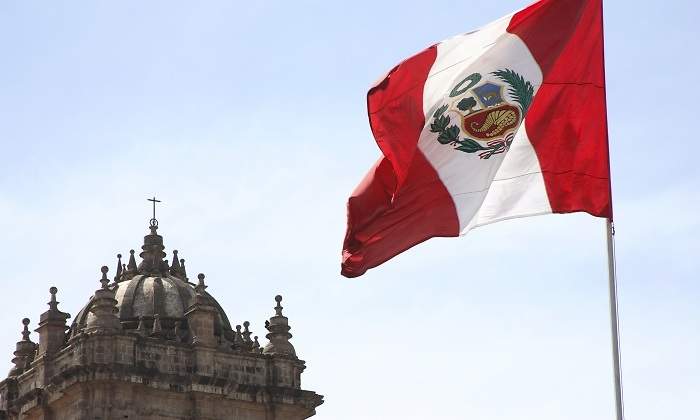 peru-bandera-reuters.jpg