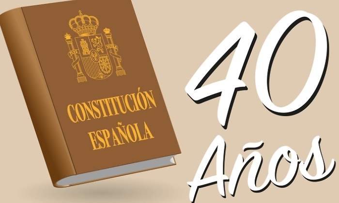 constitucion40anos-libromarron-dreamstime.jpg
