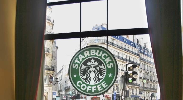Starbucks-paris-reuters-770.jpg