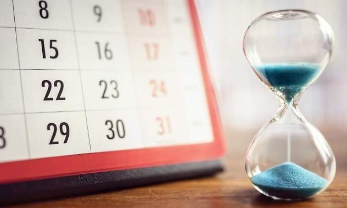 calendario-reloj-arena-dreamstime.jpg