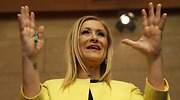 Cifuentes-explica-manos-2017-EFE.jpg