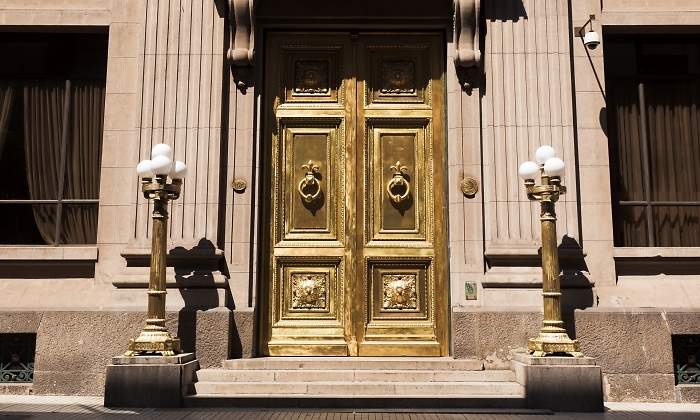 Puertas del Banco Central de Chile