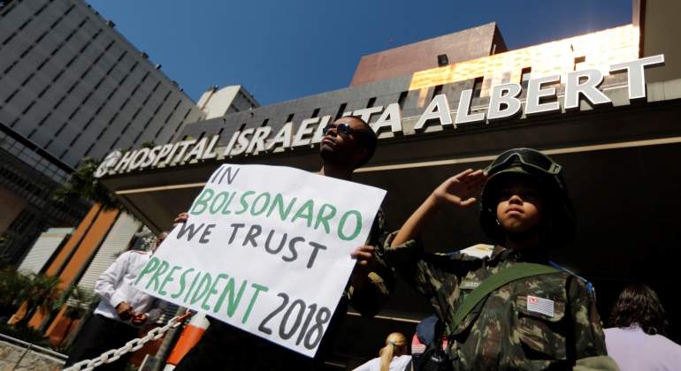 seguidores-bolsonaro-hospital-brasil-reuters-770x420.jpg