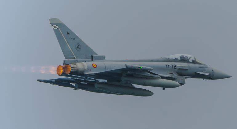 Colombia - Página 37 Eurofighter-spain-770-dreamstime