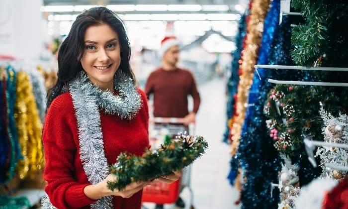 navidad-compras-chica-dreamstime.jpg