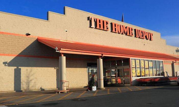 home-depot-770-dreamstime.jpg