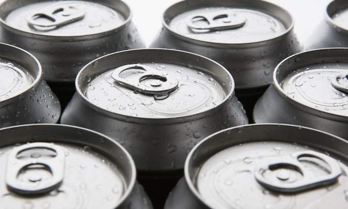 latas-gris-dreamstime.jpg
