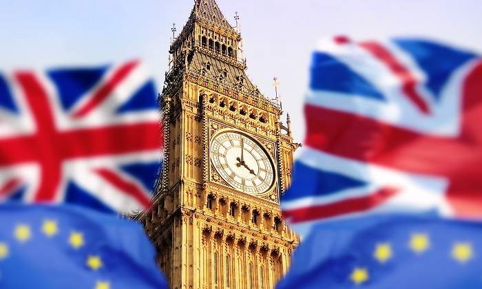 reino-unido-reloj-banderas.jpg