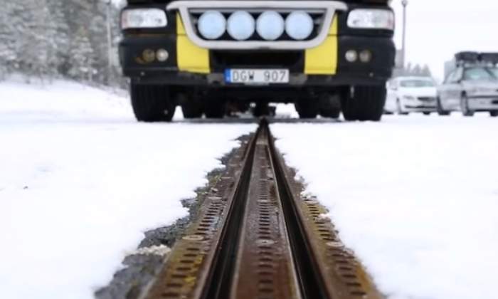 carretera-electrica-suecia-riel.jpg