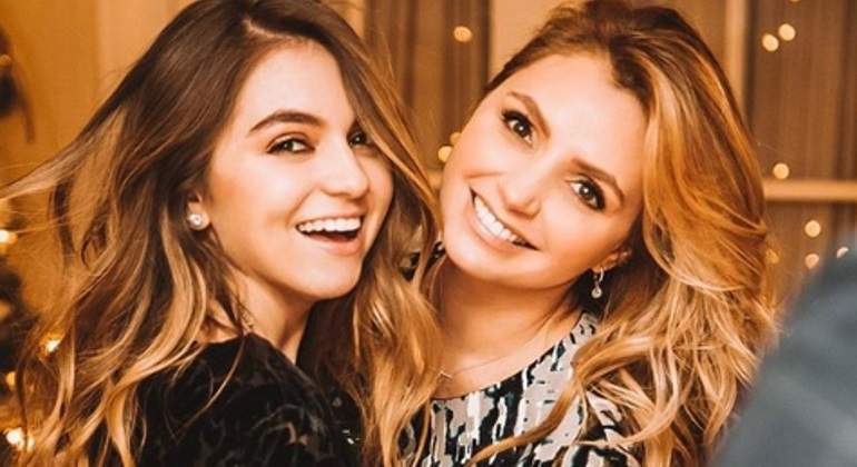 Sofia-y-Angelica-Castro-ig-770.jpg