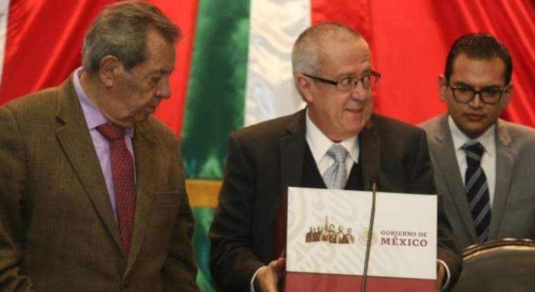 carlos-urzua-congreso-paquete-economico.jpg