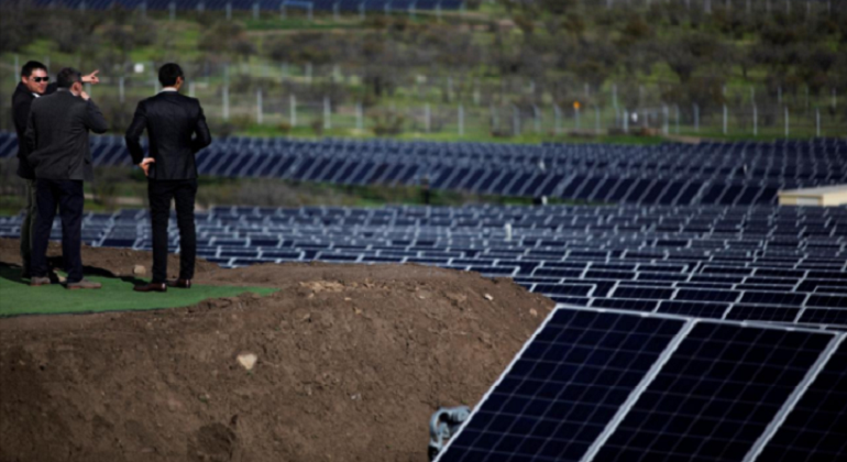 planta-fotovoltaica-quilapilun.chile-reuters.png