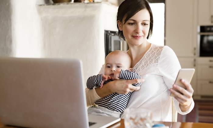 madre-bebe-portatil.jpg