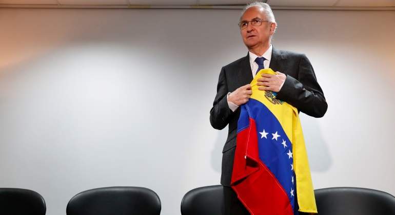 antonio-ledezma-bandera-venezuela-reuters-770x420.jpg